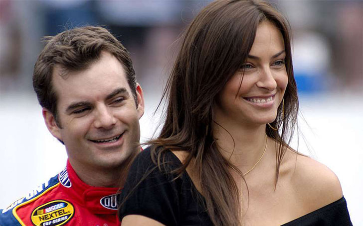 Jeff-Gordon-flaunts-his-married-life-with-second-wife.